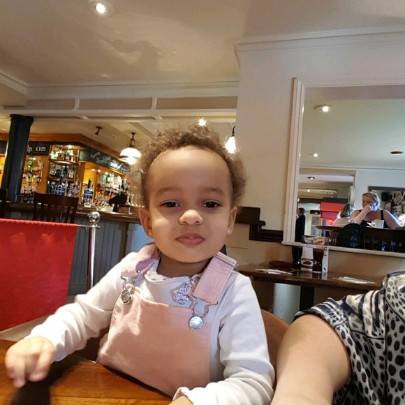 Meet your Posher, Laura - Picture 1 of 1